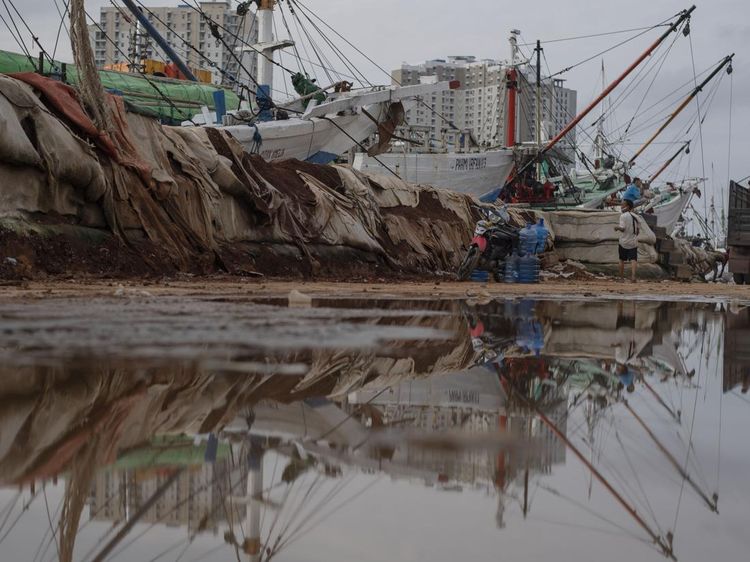 Penampakan Tanggul Rusak di Dermaga Pelabuhan Sunda Kelapa