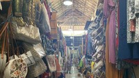 Renovasi Pasar Seni Guwang Sukawati atau Pasar Sukawati 2 akan dimulai April 2023. Tetapi, sampai saat ini, belum ada kepastian terkait relokasi pedagang yang berjumlah 800 orang itu. (Siti Mu’amalah)