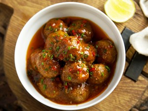 Resep Semur Bola Daging Pedas, Manis Pedas Cocok untuk Lauk Bekal