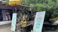 Salah satu patung di Pasar Seni Sukawati ini nantinya akan diganti menjadi lebih besar. (Siti Muamalah)