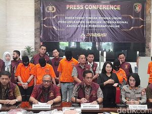 Bongkar Aplikasi Porno, Bareskrim Sita Sex Toys hingga Puluhan Pakaian Tidur