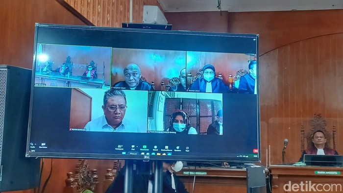 Sidang lanjutan kasus penipuan bisnis SPBU eks Ketua DPRD Jabar di PN Bale Bandung, Jumat (3/2/2023).