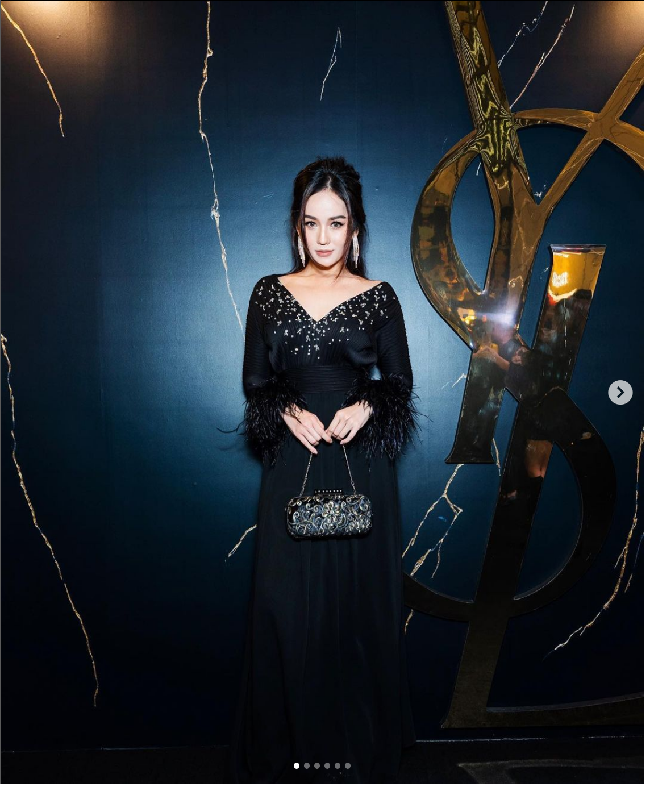 Sophia AlBarakbah disebut sebagai wanita yang menggoda aktor Aliff Aziz. Hal itu terungkap dari cerita Bella Astillah, istri Aliff Aziz. Foto: Instagram