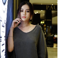 Melalui unggahan Instagram Story, Bella Astillah juga memperlihatkan tangkapan layar percakapannya dengan Sophia AlBarakbah via WhatsApp. Terlihat Sophia meminta Bella tidak mengekspos perilakunya .“Tolong maafkan aku Bella. Tolong jangan bilang pada orangtuaku. Mereka sudah tua. Ayahku bisa terkena serangan jatung jika dia tahu,” begitu Sophia AlBarakbah menulis.Foto: Instagram