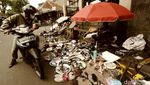 Surga Barang Bekas di Pasar Loak Jakarta
