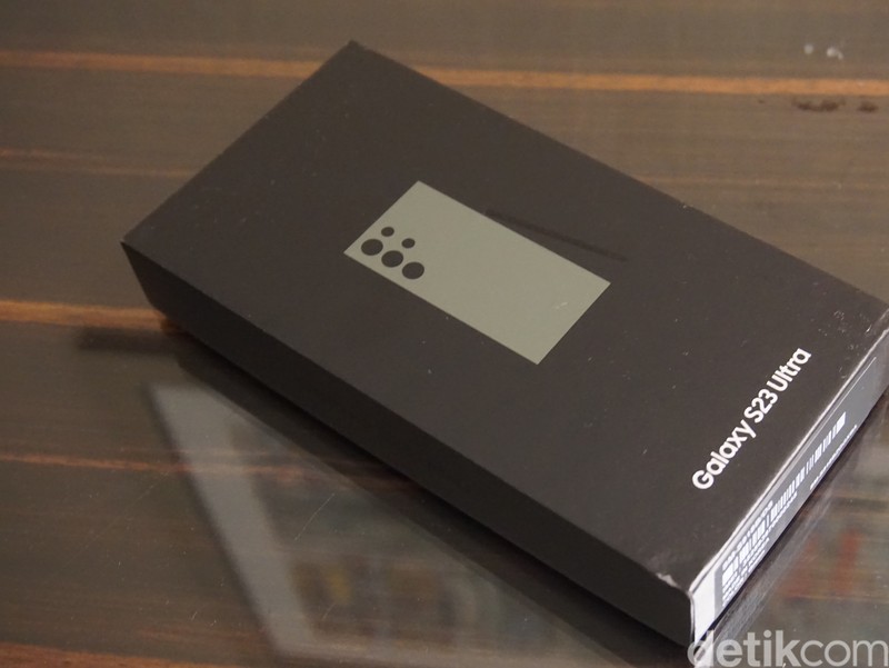 Unboxing Galaxy S23 Ultra