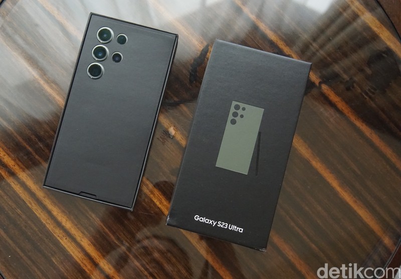 Unboxing Galaxy S23 Ultra