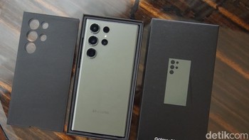 Penampakan Galaxy S23 Ultra warna hijau dari bagian belakang. Foto: Fyk/detikinet