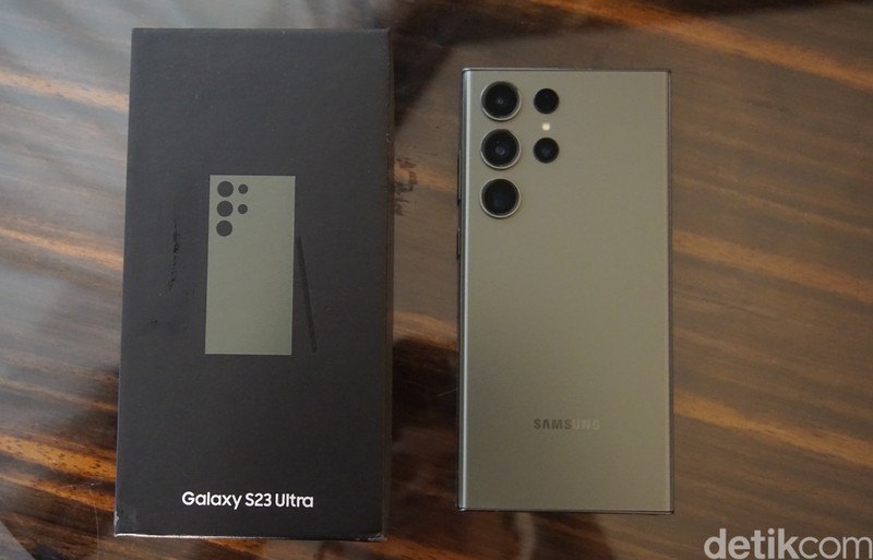 Unboxing Galaxy S23 Ultra