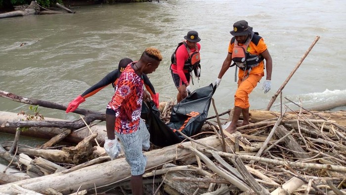 2 Korban Perahu Tabrak Kayu di Sungai Mamberamo, Yahukimo, Papua Pegunungan ditemukan tewas.