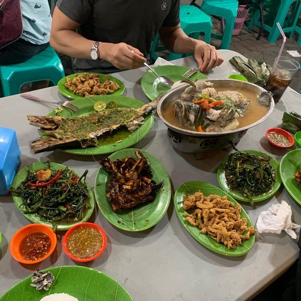 4 Tempat Makan Seafood Di Food Plaza Pik Yang Menarik Dicoba