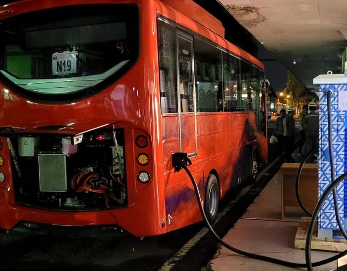 Charger Bus Listrik