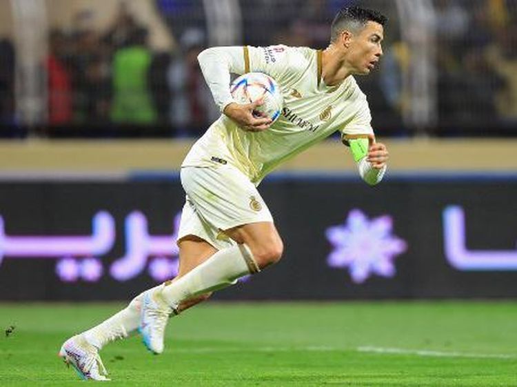 Ronaldo, Penalti, dan Gol Perdananya buat Al Nassr di Liga Arab