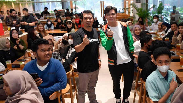 Dukung Industri Kreatif Lewat Literasi Video untuk Generasi Muda Peningkatan kemampuan dibidang industri kreatif terus berkembang dan semakin digeluti generasi muda masa kini. Ini salah satu contohnya.