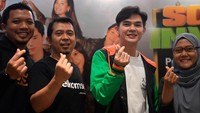 Bahkan dengan kerjasama ini para pelanggan bisa melakukan pembelian paket langganan mulai dari harga Rp12.000, dan bisa mendapat kuota video hingga 24 GB, Bahkan sejak pertengahan 2022, Telkomsel menghadirkan WeTV secara hard bundle pada Paket GALA, Paket GIGAMAX, dan Paket MAXstream ADD-ON, yang memungkinkan pelanggan untuk dapat langsung menikmati semua konten di WeTV, hanya dengan membeli beragam paket tersebut.