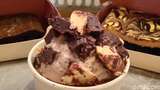 Nyamm! Manis Legit Brownies Fudgy dengan Es Krim di Central Market PIK