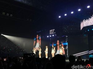 Buka Konser di Jakarta dengan Energik, ITZY: Kami Kangen Kalian!