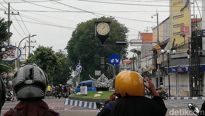 jam tugu Simpang Empat Lapas Kota Pasuruan