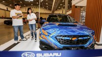 Warna biru yang mendominasi seluruh tubuh All New Subaru WRX ini membuat sedan keluaran asal Jepang ini semakin terlihat gahar dan gagah.