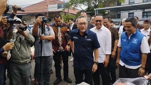 Menteri Perdagangan Zulkifli Hasan di Pasar Kreneng, Denpasar, Sabtu (4/2/2023).