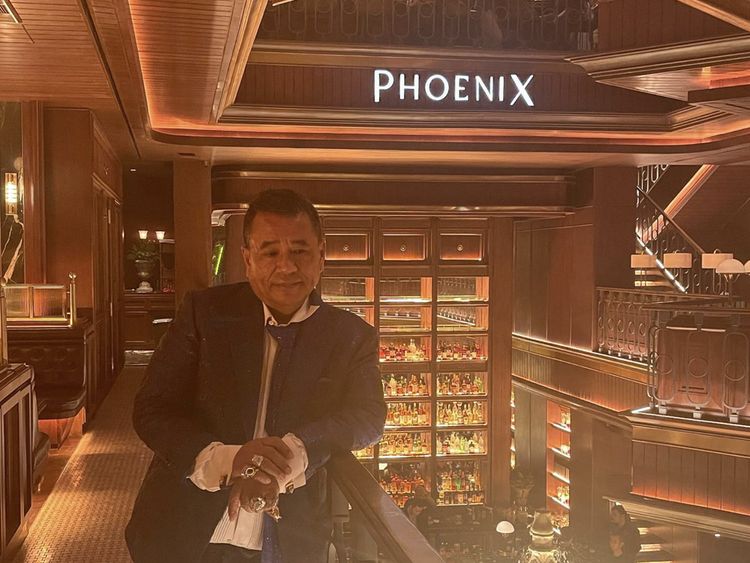 Mewah! Hotman Paris Perkenalkan Cocktail Bar Baru di PIK