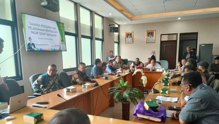 Pedagang saat audiensi terikait revitalisasi Pasar Banjaran