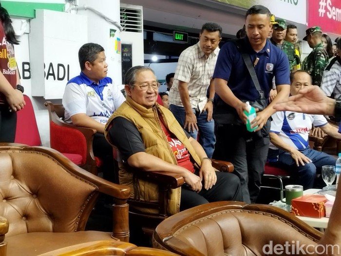 Jakarta LavAni Allo Bank meraih poin penuh saat melawan Kudus Sukun Badak. Presiden Keenam RI Susilo Bambang Yudhoyono (SBY) menyaksikan laga tersebut.