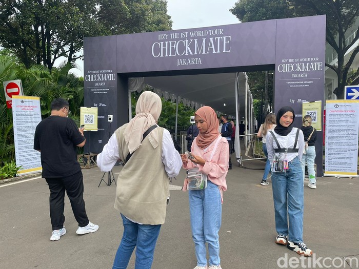 Suasana konser ITZY Suasana konser ITZY