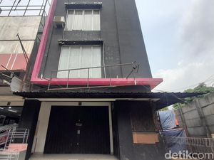 Melihat dari Dekat Tempat Prostitusi Berkedok Toko Baju di Tangsel