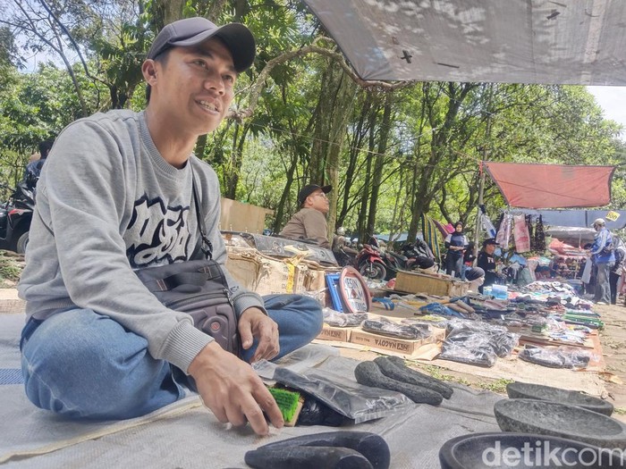 Iyang, penjual coet asal Padalarang, KBB.