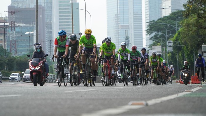 Jakarta Group Ride ke-2 GFNY Bali - IFG Life: Jelajahi Jalur Emas Ibukota Sekitar 80 pesepeda dari Jakarta Group Ride ke-2 GFNY Bali - IFG Life menjelaji jalur emas Ibukota. Ini foto-fotonya.