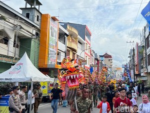35.000 Warga Makassar Meriahkan Festival Jappa Jokka Cap Go Meh 2023
