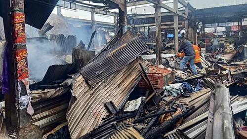 Kondisi Pasar Adat Lelateng pasca terjadinya peristiwa kebakaran hebat, Minggu (5/2/2023).