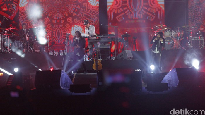 Konser Dewa 19