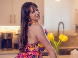 7 Foto Mantan Guru Viral Bikin Boneka Seks yang Mirip Dengannya