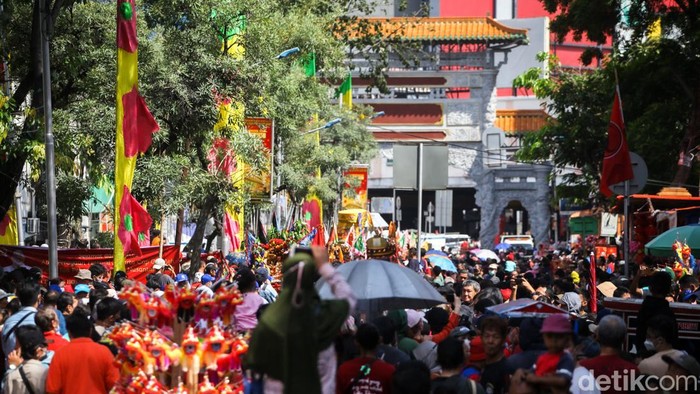 Perayaan Cap Go Meh digelar di Chinatown Jakarta, kawasan Glodok Pancoran. Kirab Toa Pe Kong ini digelar secara meriah.