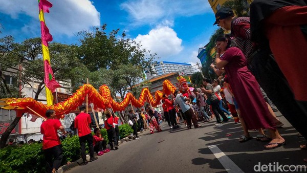 Festival Cap Go Meh di Glodok ini berlangsung meriah. 