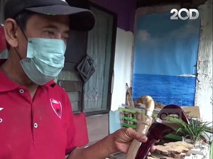 Warga Gowa Sulap Limbah Kayu Jadi Kerajinan Badik