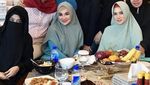 Serunya Mulan Jameela Saat Kulineran Bareng Keluarga dan Teman