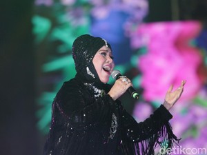 Chord dan Lirik Pecah Seribu Elvy Sukaesih, Ungkapan Rindu pada Kekasih