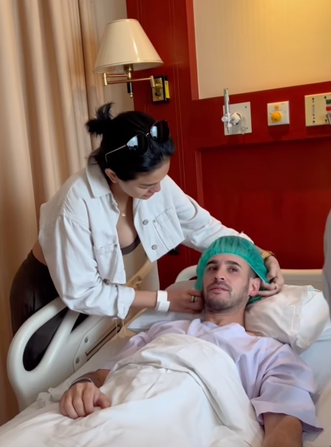 Mendengar dirinya dituding mencuri, Toni memberikan klarifikasi. Lewat akun instagramnya, Toni menjelaskan bahwa gelang tersebut telah diberikan padanya saat di Yogyakarta. Aku tak akan pernah mencuri karena aku sempat menjadi polisi di Jerman selama bertahun-tahun dan sudah mengabdi pada keadilan di sepanjang hidupku maka kenapa aku harus melakukannya! tulisnya. (Foto: Instagram/@nikitamirzanimawardi_172)