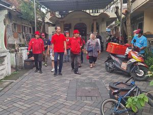 Blusukan di Kampung Peneleh, PDIP Surabaya Dicurhati Warga