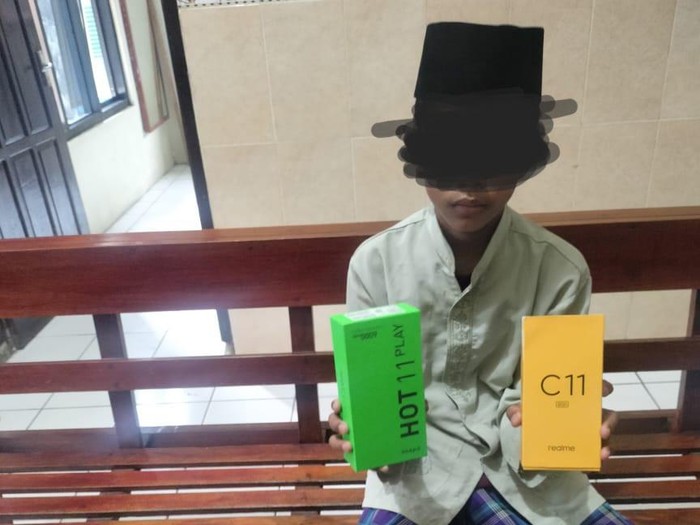 Pelajar Lamongan yang kembali tertangkap bobol konter HP setelah pernah bobol kantor ekspedisi.