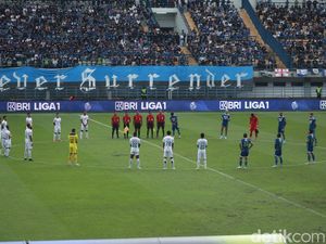 Persembahan untuk Benny Dollo Jelang Laga Persib Vs PSS