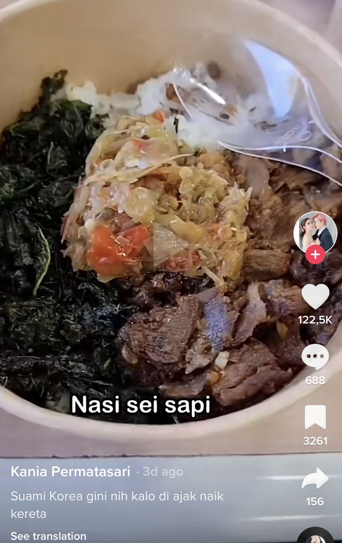 Pertama Naik Kereta Api di Indonesia, Orang Korea Ini Borong Semua Makanan