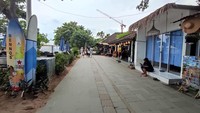 Trotoar di Pantai segara lebarnya mencapai hampir tiga meter. Trotoar itu juga dilengkapi guiding block atau ubin pemandu bagi disabilitas netra, Sabtu (4/2/2023).
