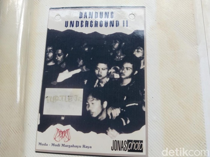 Repro Saparua Bandung.