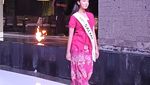 Potret Model Remaja Dunia di Catwalk Bali
