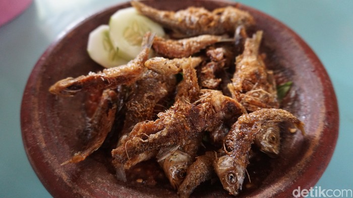 Penjual sambal wader menjamur di Desa/Kecamatan Trowulan, Kabupaten Mojokerto. Itu seiring kian ramainnya wisatawan yang tertarik dengan sejarah Majapahit.