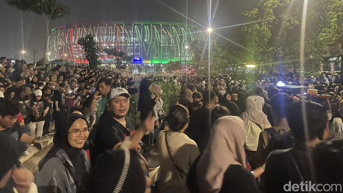 Semerawutnya akses di JIS usai konser Dewa 19 (dok Adriansyah Yasin Sulaeman)